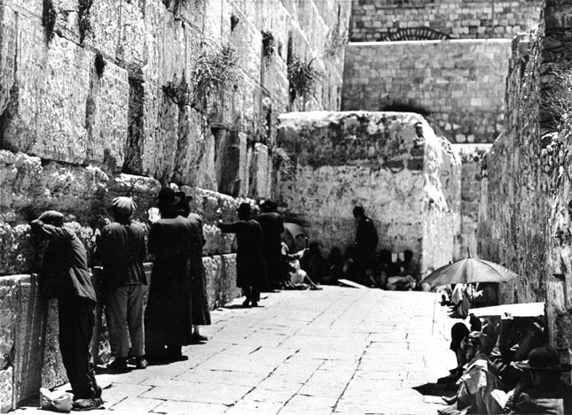 Borodulincollection. Israel photos. The way	to a Western wall is opened. 1967